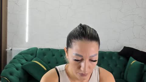 Snapshot of chiara_conti chatting on September 22, 5:11 am Chiara online show from September 22, 5:11 am