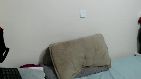 chichie_ online show from June 29, 3:25 am
