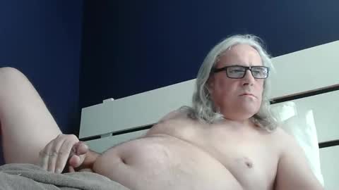 chiguitar online show from March 12, 8:12 pm