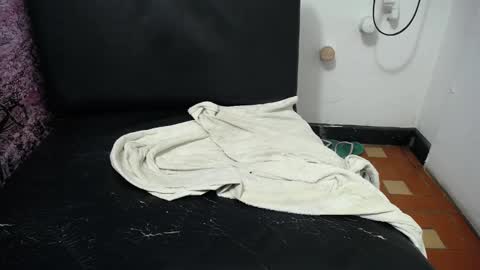 Chikys   online show from November 12, 3:36 pm