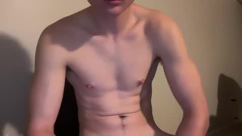 chill_fit_guy online show from October 5, 1:14 am