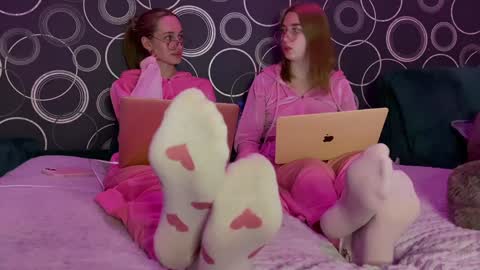 Snapshot of chillgoddess chatting on December 6, 3:50 pm Goddess Vika - owner of all ur money online show from December 6, 3:50 pm