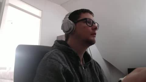 chillzonecam online show from February 1, 1:30 pm