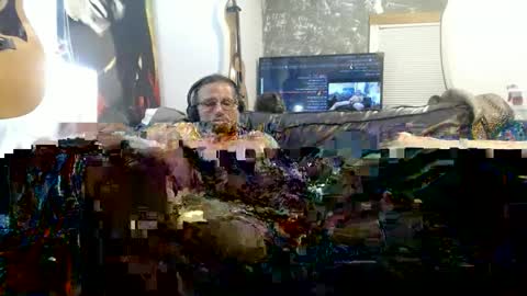 Snapshot of chitwnhustler chatting on December 30, 6:42 am SpunHung online show from December 30, 6:42 am