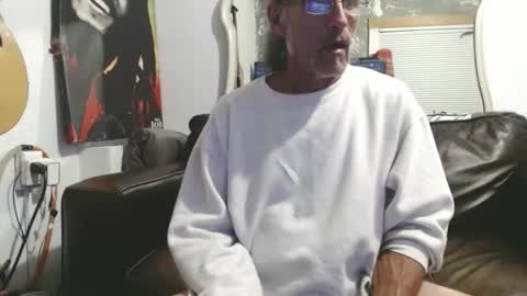 Snapshot of chitwnhustler chatting on January 5, 6:46 am SpunHung online show from January 5, 6:46 am