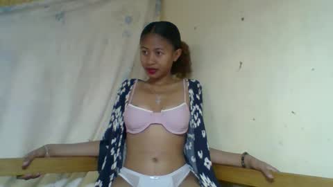 Snapshot of chloe9794 chatting on October 10, 7:03 am chloe9794 online show from October 10, 7:03 am
