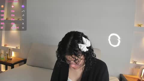 chloe online show from April 18, 11:56 am