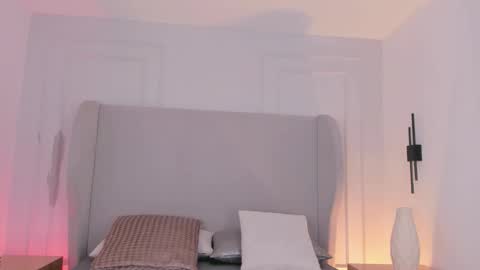 Chloe online show from November 8, 12:30 pm