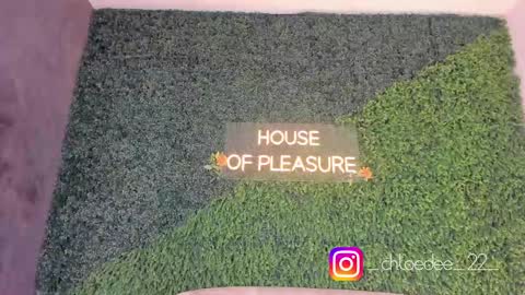 Chloe online show from October 5, 1:08 pm