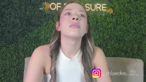 Chloe online show from October 18, 5:06 pm