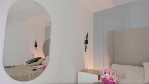 Chloe online show from May 14, 12:36 pm