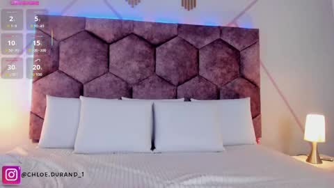 chloe_durand_ online show from October 3, 8:50 pm