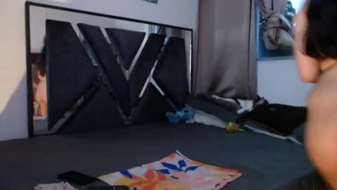 Chloe and Danna online show from April 1, 11:12 pm