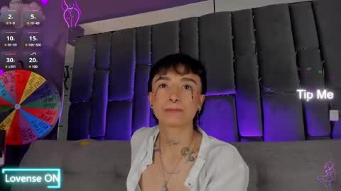 Isabella curly hair - Anastasia short hair  online show from January 7, 9:03 pm