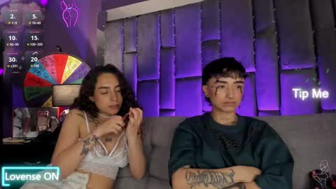 Isabella curly hair - Anastasia short hair  online show from January 2, 11:06 pm