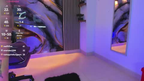 chloe_jacksonn online show from December 20, 11:01 pm