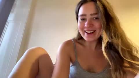 Chloe online show from August 3, 7:42 pm