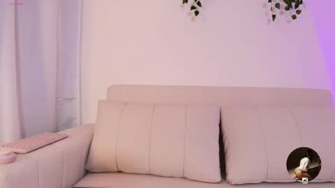 chloe online show from October 17, 10:30 am