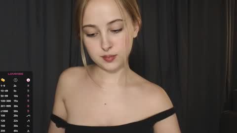  Chloe  online show from October 22, 11:50 pm