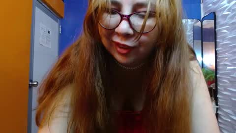 Snapshot of chloe_prg chatting on March 5, 3:51 pm chloe_prg online show from March 5, 3:51 pm