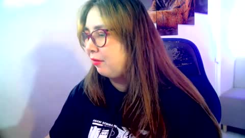 Snapshot of chloe_prg chatting on January 23, 6:35 pm chloe_prg online show from January 23, 6:35 pm