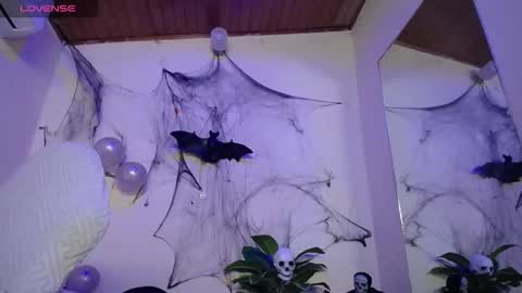 chloe_tgn online show from November 3, 8:10 pm