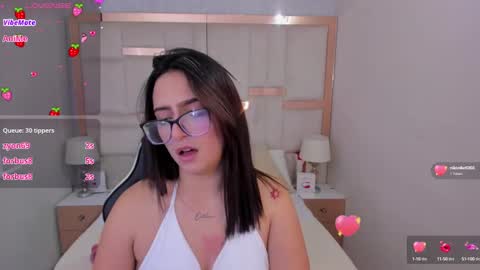 Snapshot of chloe_walk_ chatting on February 24, 4:58 pm Chloe online show from February 24, 4:58 pm