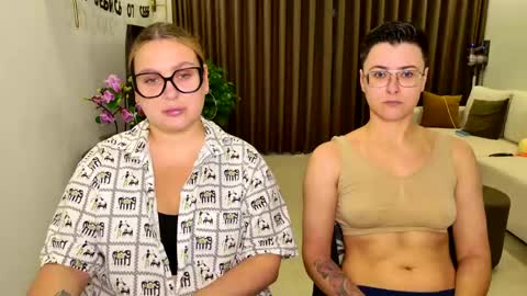 Eva and Sandra online show from April 19, 10:38 am