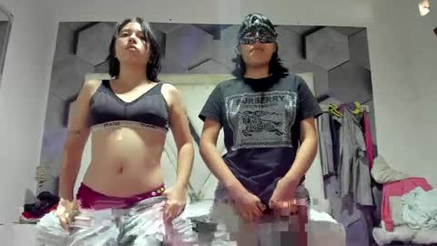 chloeandterra online show from May 11, 3:18 pm