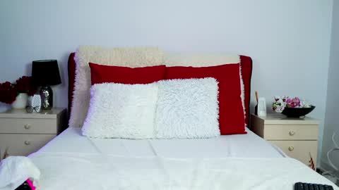 Chloe online show from June 8, 3:51 am