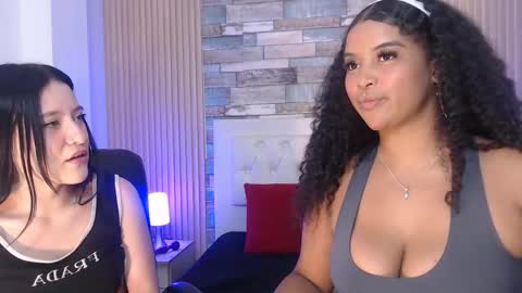 chloee_hs online show from September 12, 4:14 am