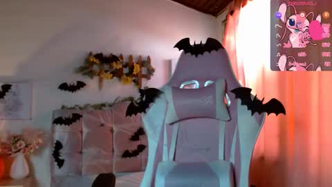 Chloe online show from October 19, 2:22 pm