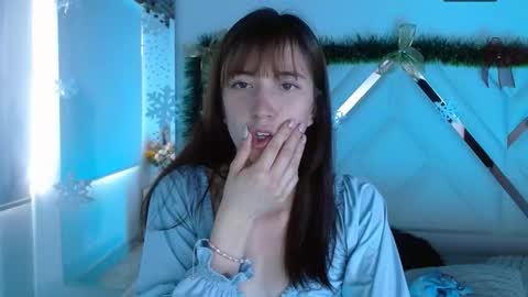 Chloe online show from January 6, 8:35 pm