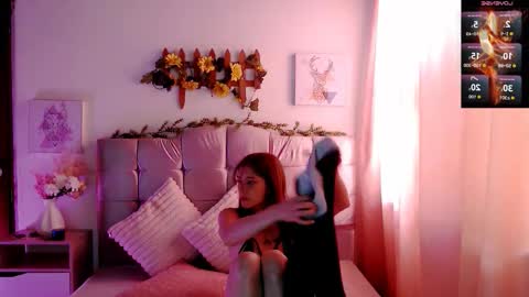 Chloe online show from September 8, 2:27 pm