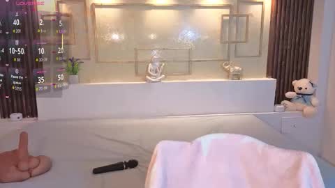 Chloe Moon online show from October 28, 1:12 pm