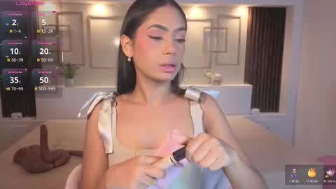 Chloe Moon online show from November 6, 11:35 am