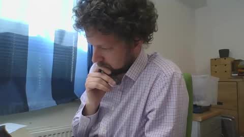 chr35is09 online show from March 4, 10:46 am