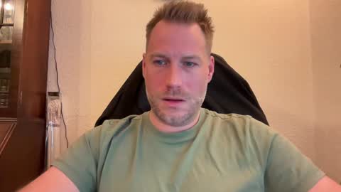 Chris online show from December 11, 7:42 am