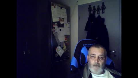 Chris online show from December 13, 7:53 pm