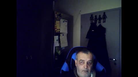 Chris online show from February 14, 6:43 pm