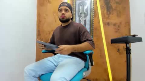 chris_evans00 online show from February 8, 4:21 pm