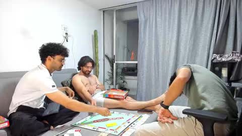 Im Chirs IM MODEL INDEPENDT online show from November 22, 11:24 pm