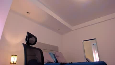 chrismorgan24 online show from April 16, 9:39 pm