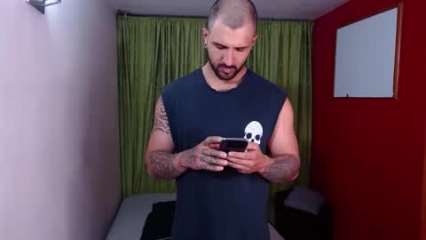 chriss_james online show from November 3, 11:39 pm