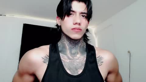 Snapshot of chriss_opp chatting on February 22, 12:18 pm CHRIS INDEPENT MODEL online show from February 22, 12:18 pm