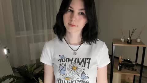 christaschrecongost online show from February 11, 6:56 pm