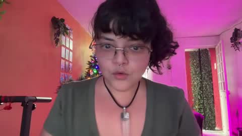 christianvalles online show from January 2, 11:38 pm