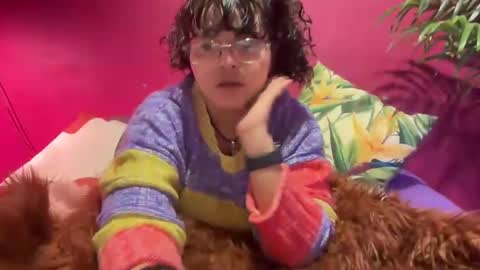 christianvalles online show from January 12, 12:49 am