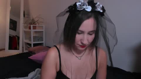 christina rosse online show from October 31, 9:42 am