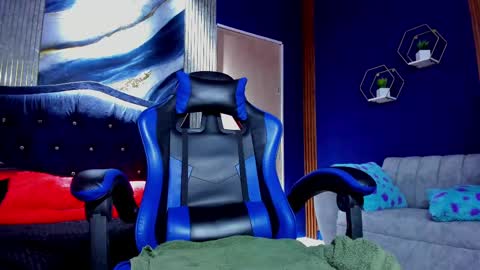 CHRISTINA online show from November 4, 2:07 pm